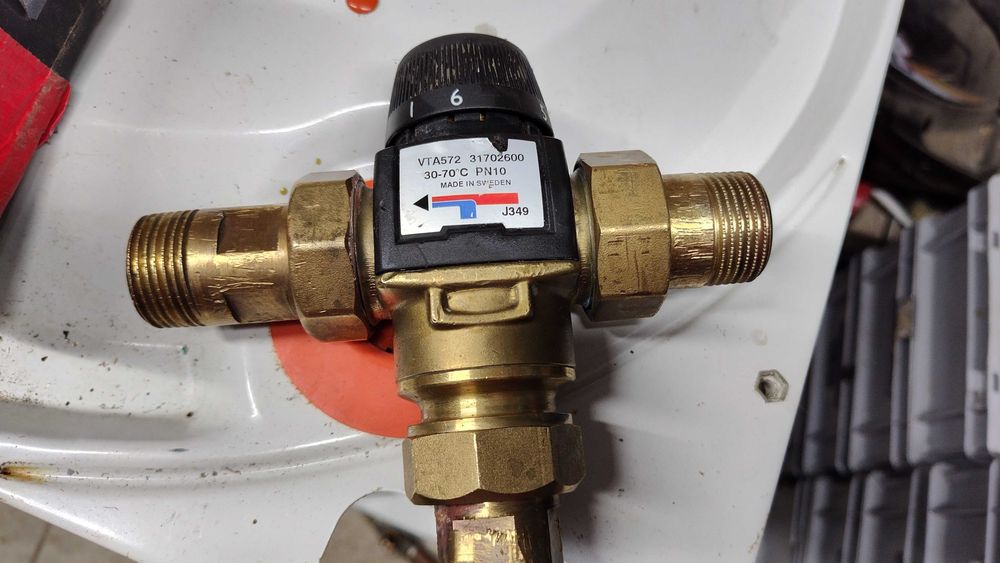 Zawór mieszający ESBE VTA572. 5/4"  ESBE zakres od 30 do 70 stopni