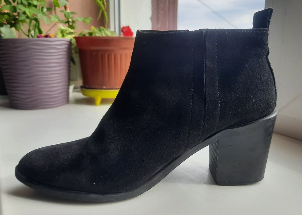 Жіночі осінні ботінки