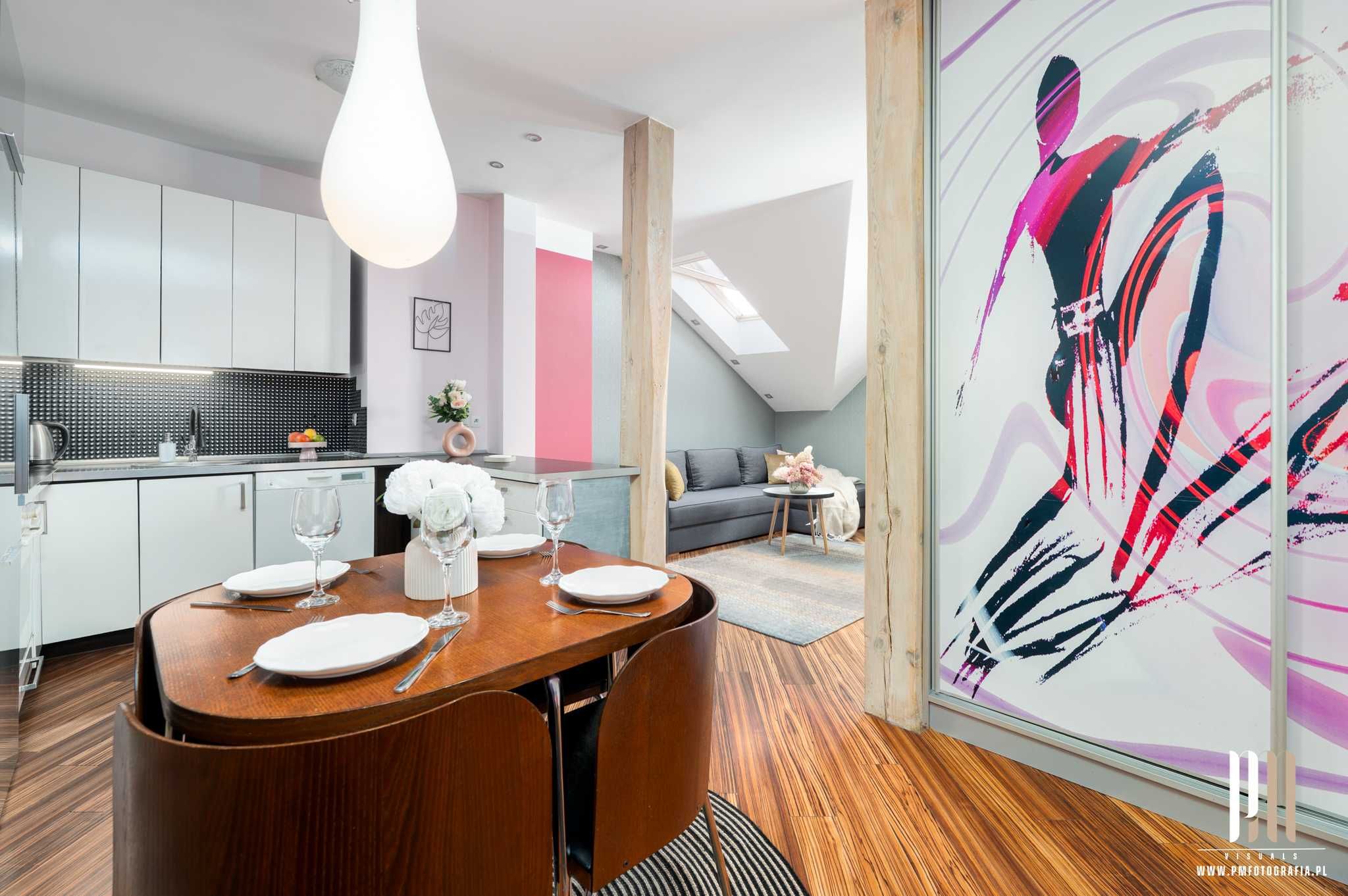 Noclegi apartament Jelenia Góra w samym centrum, garaż, winda