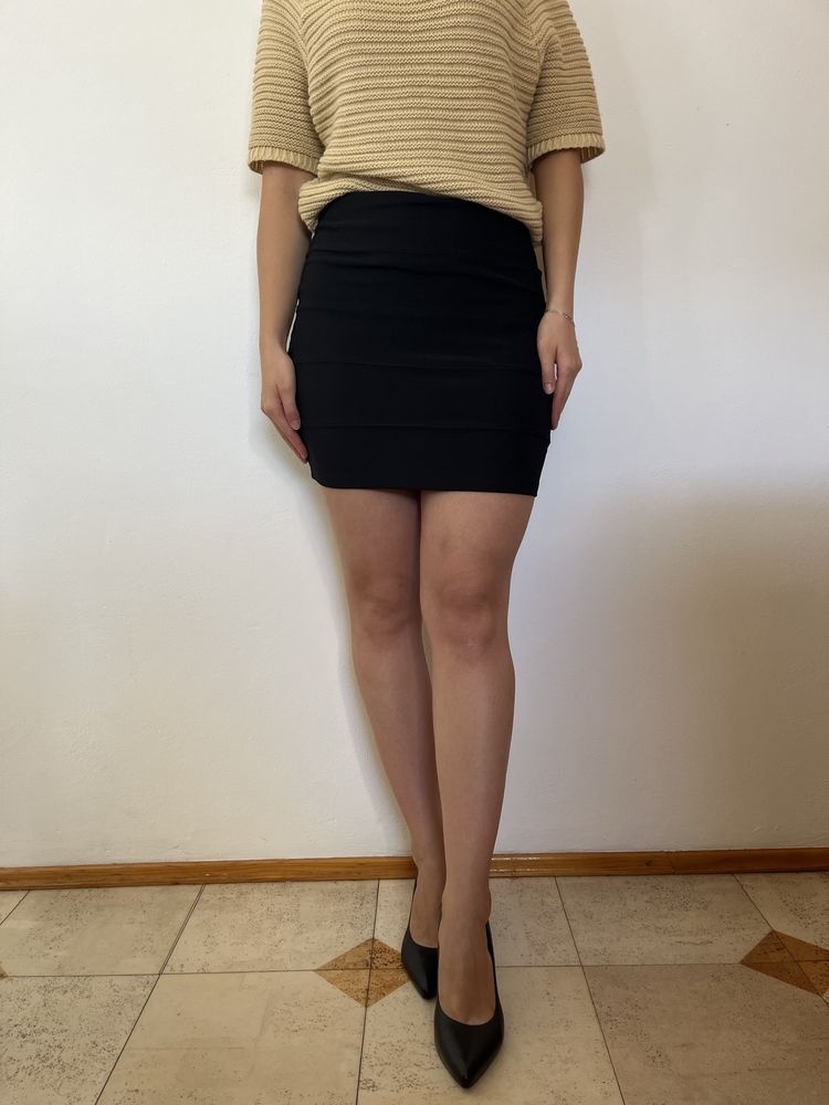 Czarna spódnica mini rozmiar 38