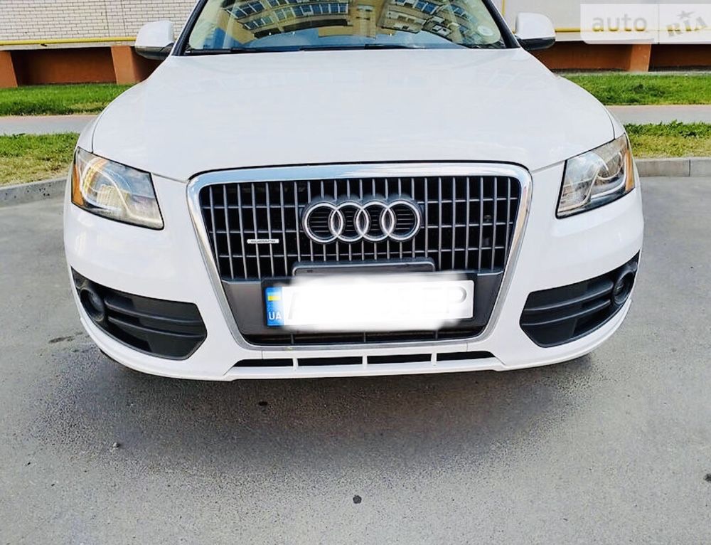 Продам машину AUDI Q5