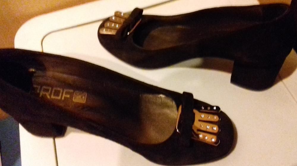 Sapatos em pele