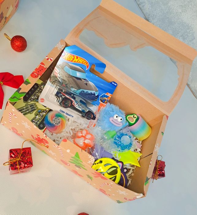 Подарунок на День Святого Миколая.  Подарунковий набір , дитячі іграшк