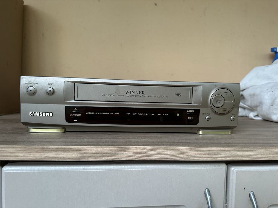 Відеомагнітофон  Samsung SVR- 17В
