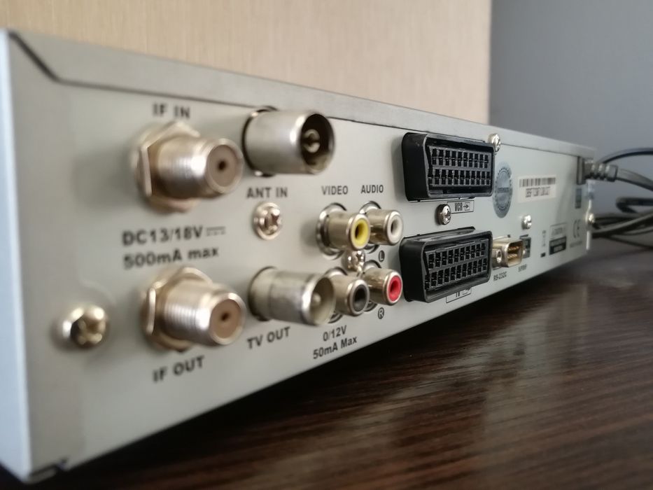 Продам ТВ тюнер Openbox Х-800