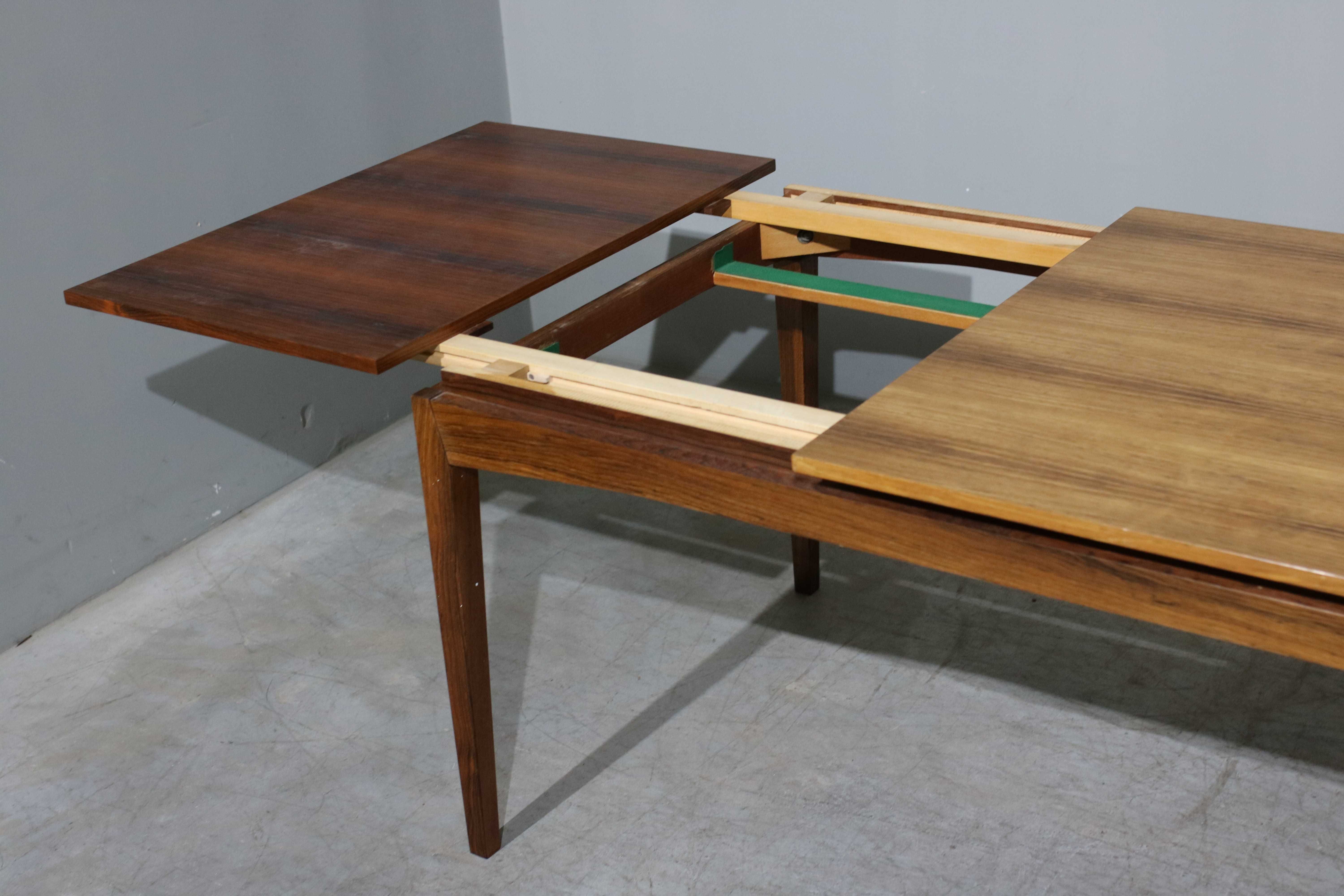 Mesa de jantar extensível H.W.Klein em pau santo | Móveis de Design