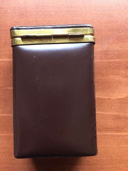Cigarreira em pele castanha e dourada