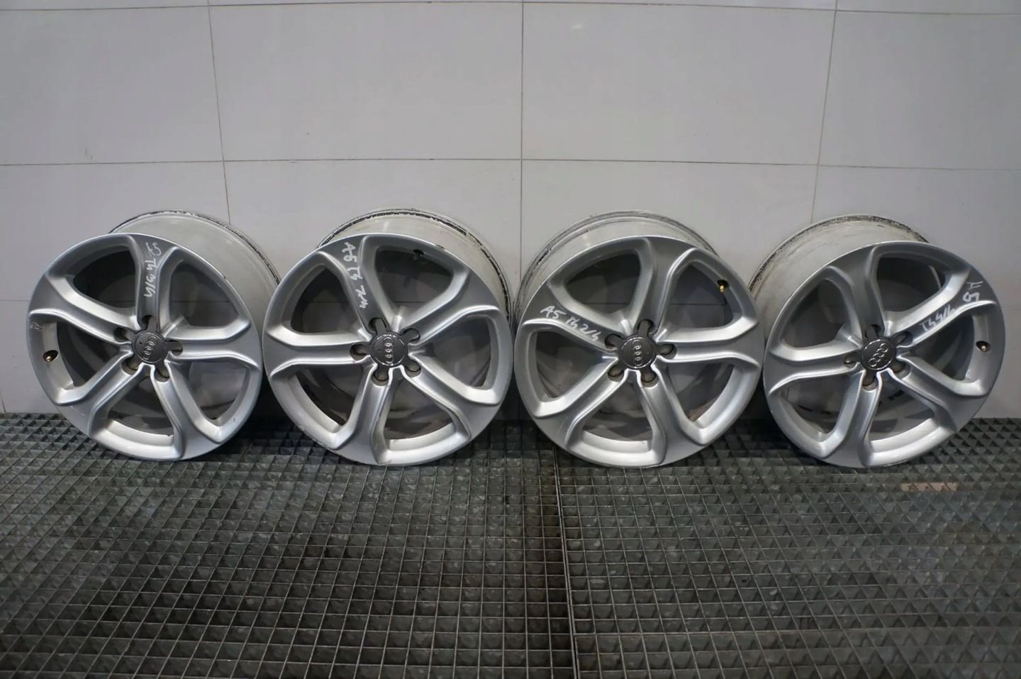 FELGI ALUFELGI KOŁA R17 17 5X112 7.5&quot; ET 28 AUDI A5 A4 A6