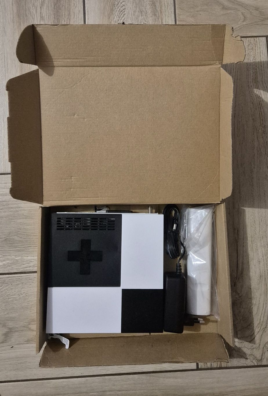NOWY Dekoder NC+ SAGECOM DSIW74 wifibox +