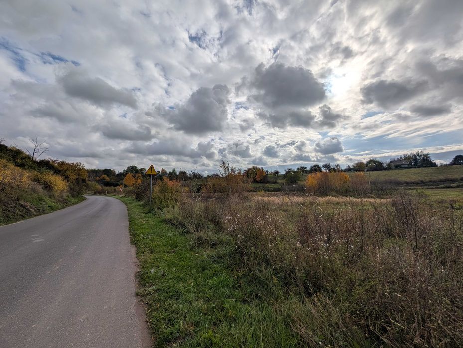 Działka pod zabudowę mieszkalno-usługową