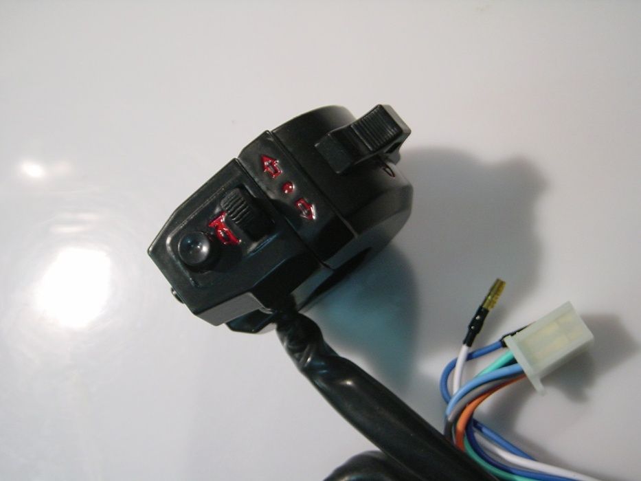 Comando de guiador com piscas, luzes e buzina