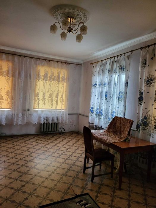 Продам добротний будинок на Лелеківці.