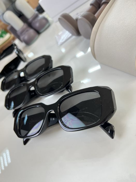 Окуляри сонцезахисні PRADA Square Frame