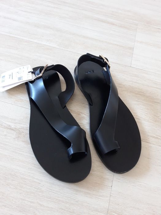 Sandálias pretas Mango