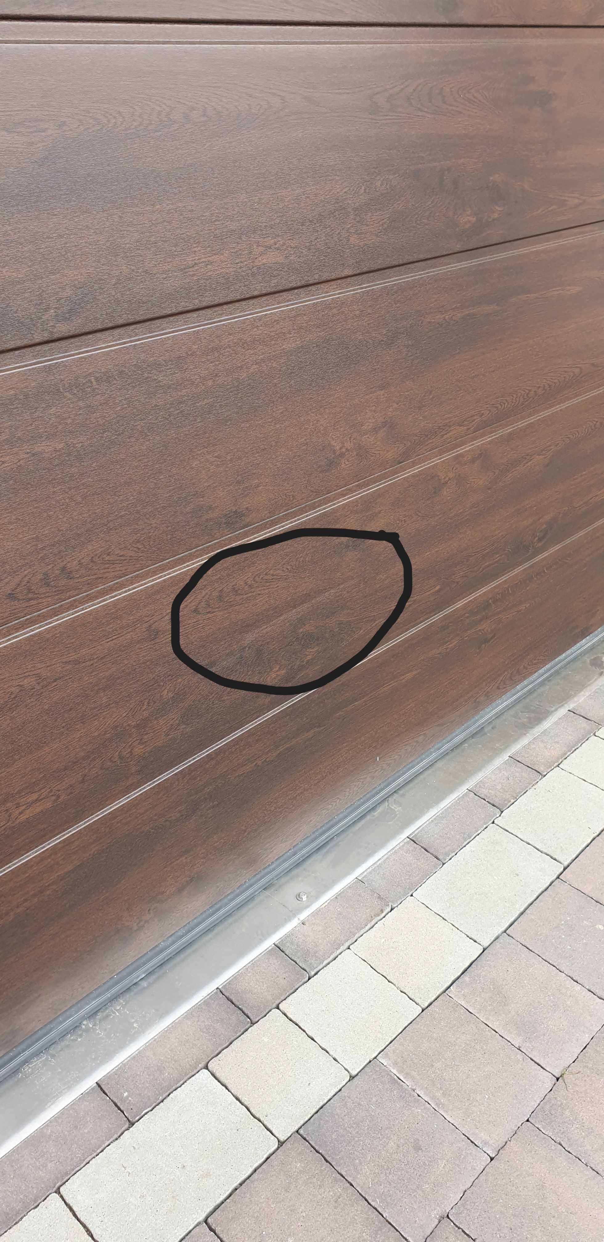 Panele segmentowe HORMANN z bramy garażowej 480x200 - lekkie wgnieceni