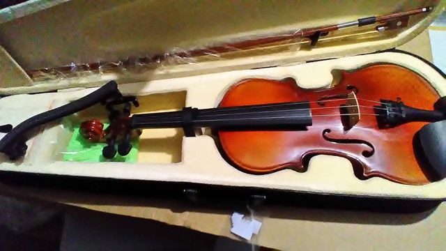 Violino de madeira 4/4 marca Kiby