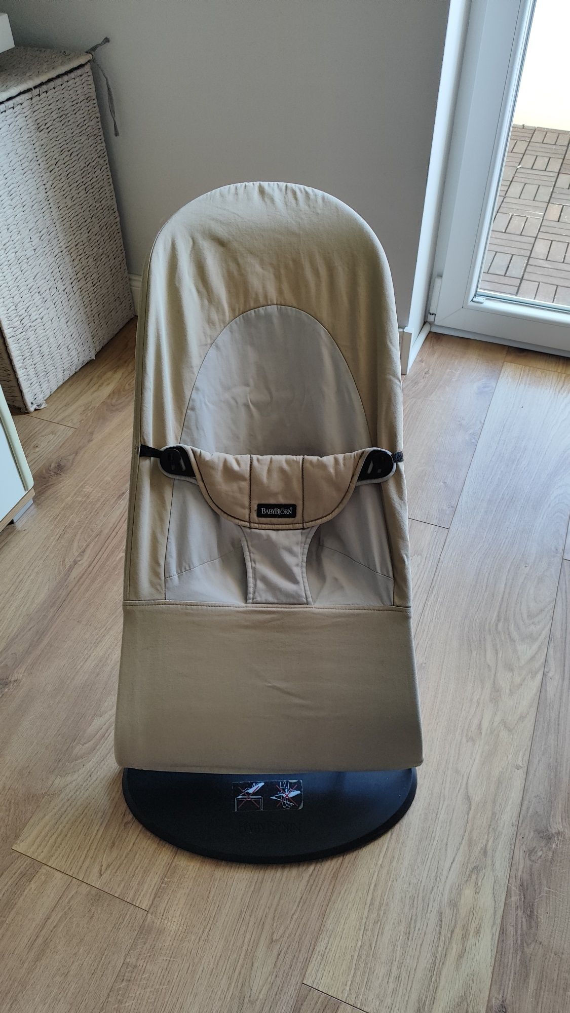 Leżaczek Bujaczek baby bjorn