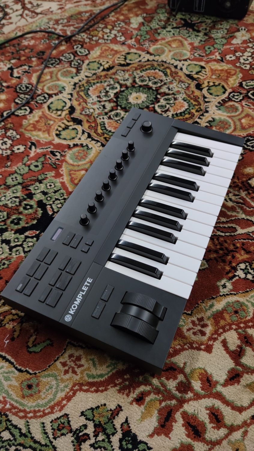 Teclado MIDI Native Instruments Komplete Kontrol A25