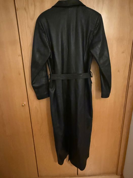 Casaco em pele comprido