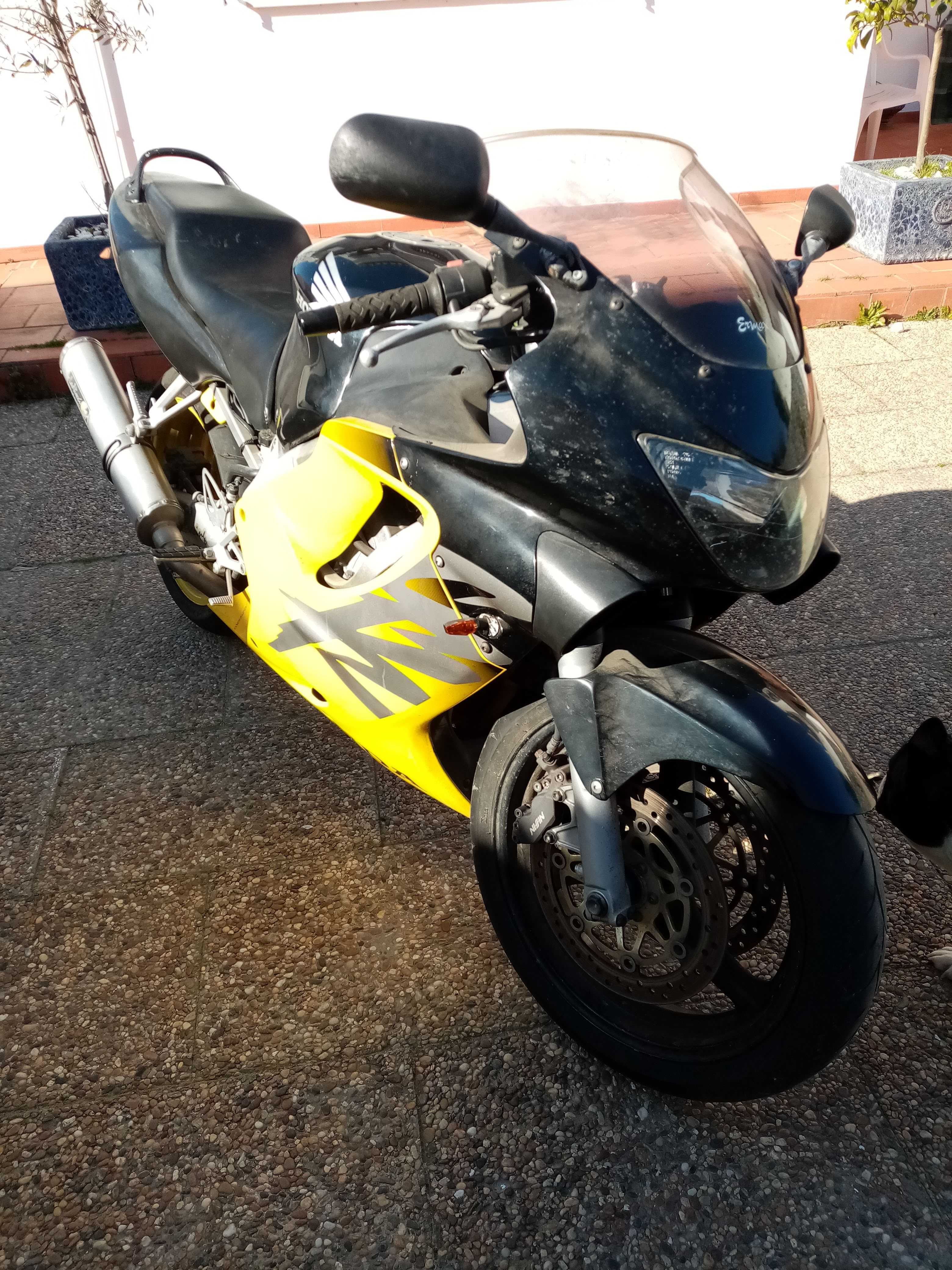 Moto Honda CBR 600F