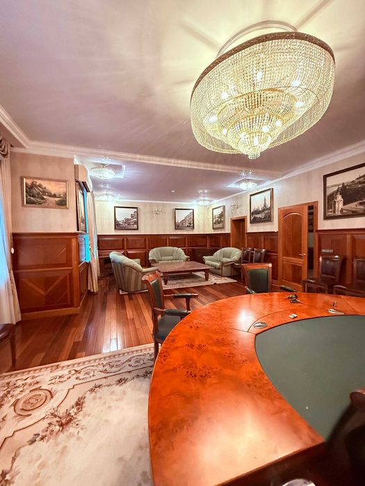 Оренда приміщення вул.Круглоуніверситетська 18/2 з меблями Фасад 105м2