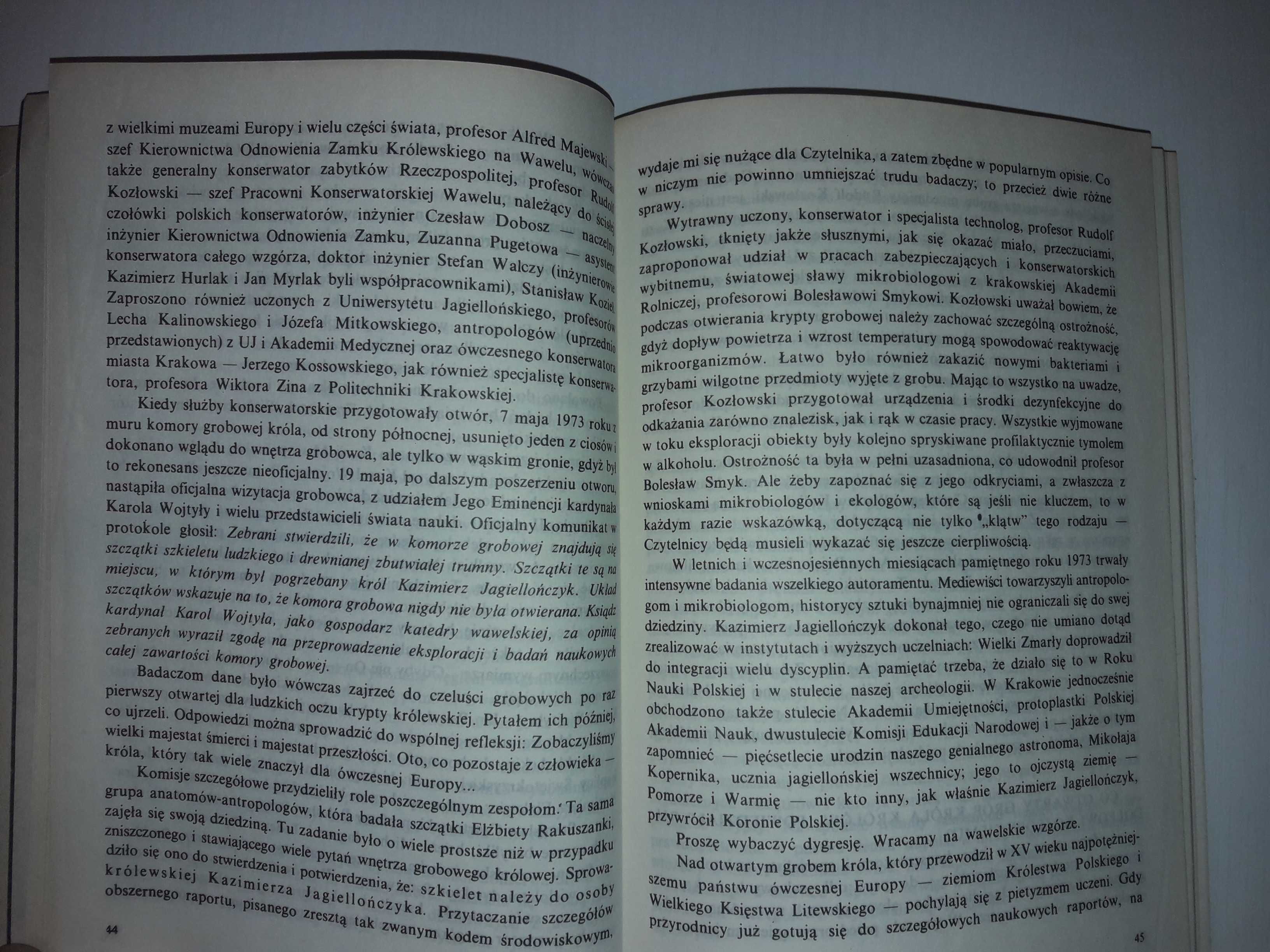 Klątwy Mikroby i Uczeni - Opowieść Wawelska - Zbigniew Święch