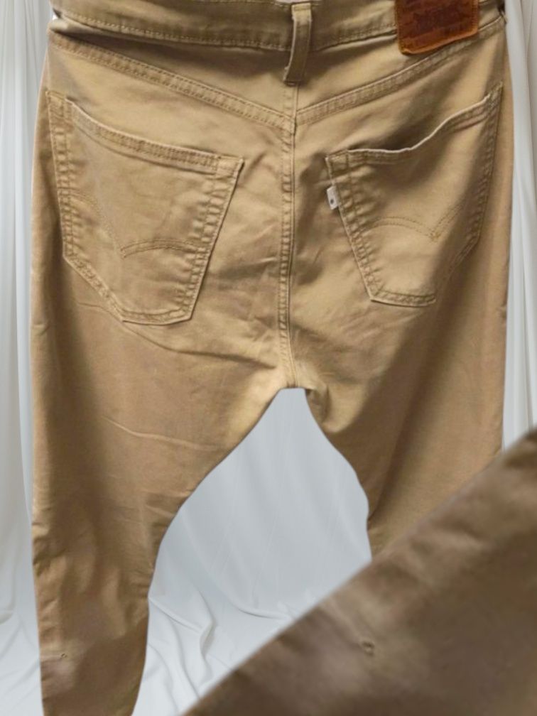 Markowe spodnie Levi's