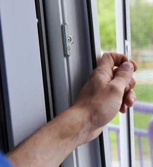 Встановлення міжкімнатних та вхідних дверей. Регулювання вікон, дверей