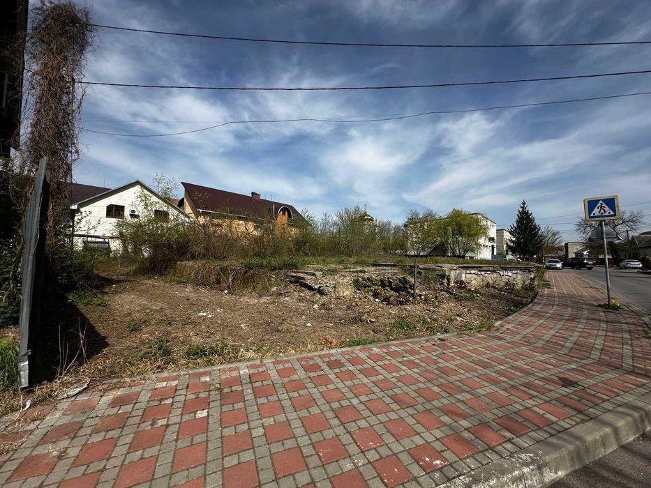 Продається комерційна ділянка в м. Тячів