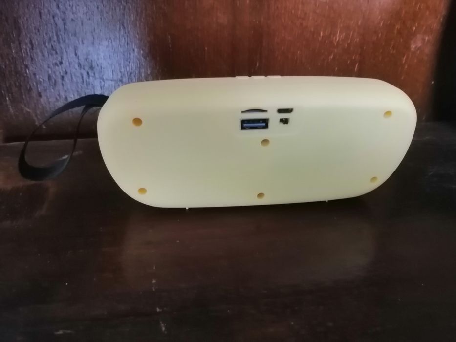 Портативная блютуз- колонка.