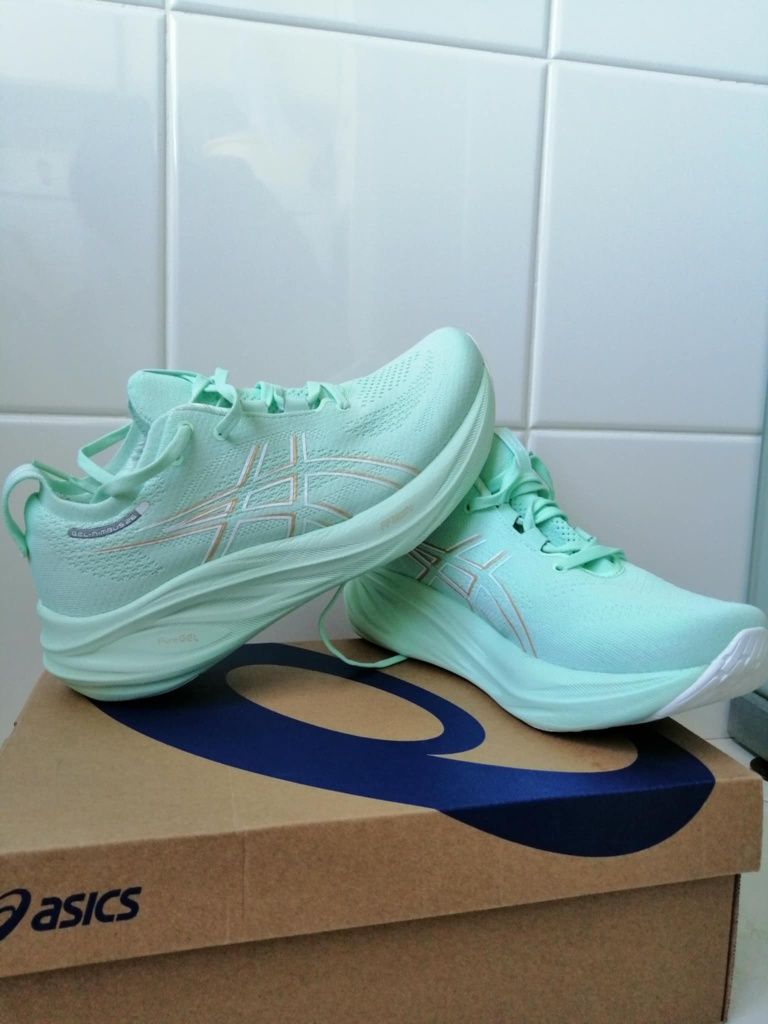 Sapatilhas Asics Gel-Nimbus 26 - usadas apenas 1 vez