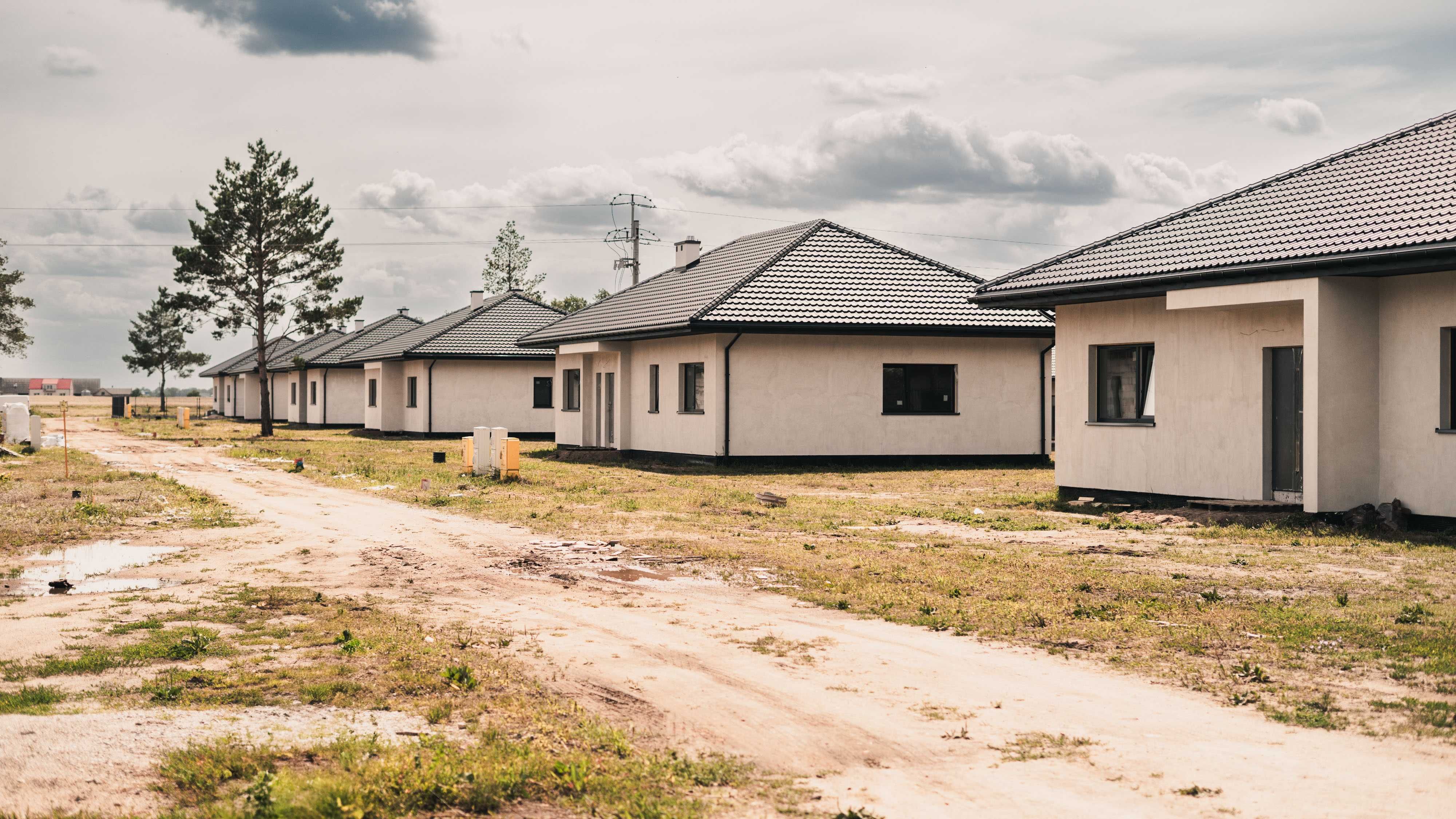 Domy wolnostojące przy lesie – Wieniec Kąty, gotowe do wykończenia