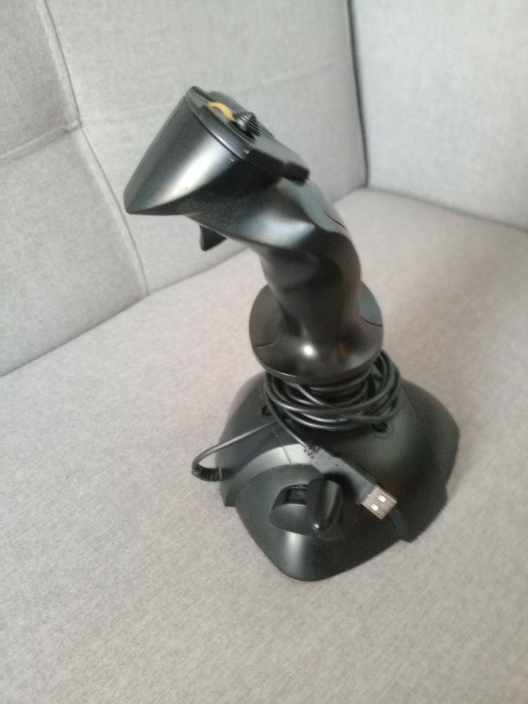 Joystick Thrustmaster®