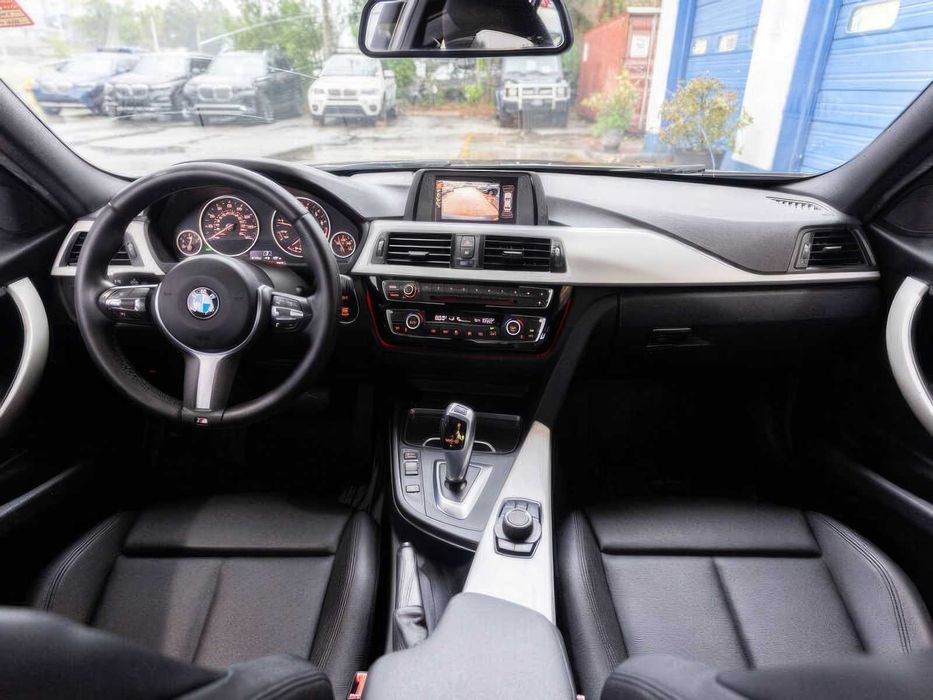 BMW 3 Series 320i      2016