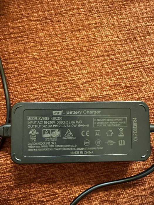 Зарядне до електросамокату, зарядка до самокату