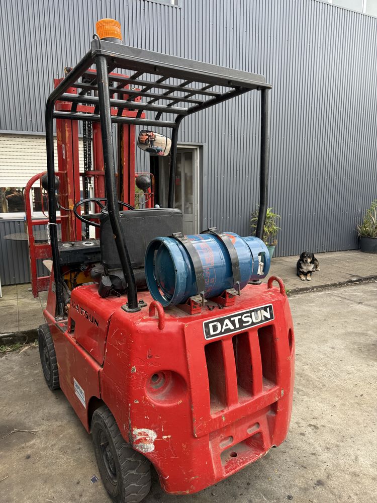 Empilhador datsum 1300kgrs gas