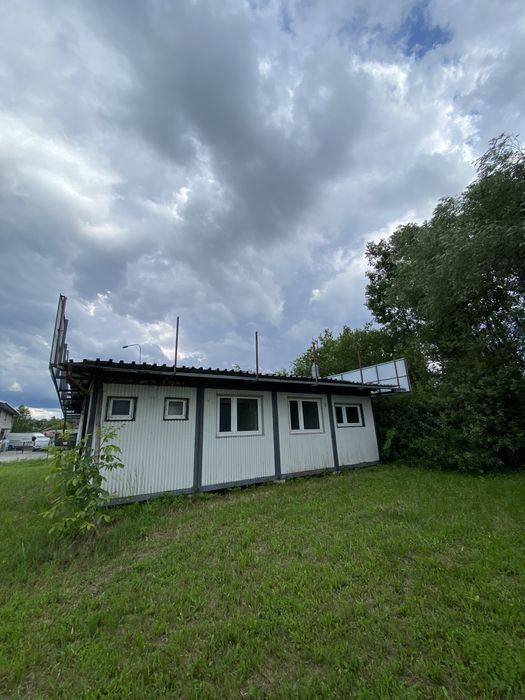 Pawilon kontenerowy 120 m² – kontenery biurowo-socjalne