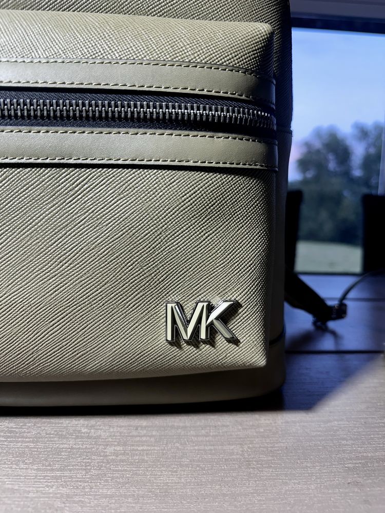 Чоловічий рюкзак Michael Kors