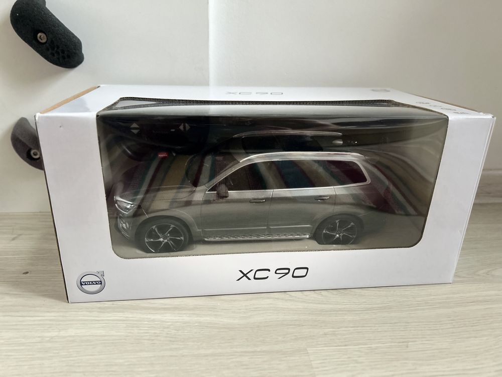 Samochód R/C Volvo XC90 1:14, zdalnie sterowany