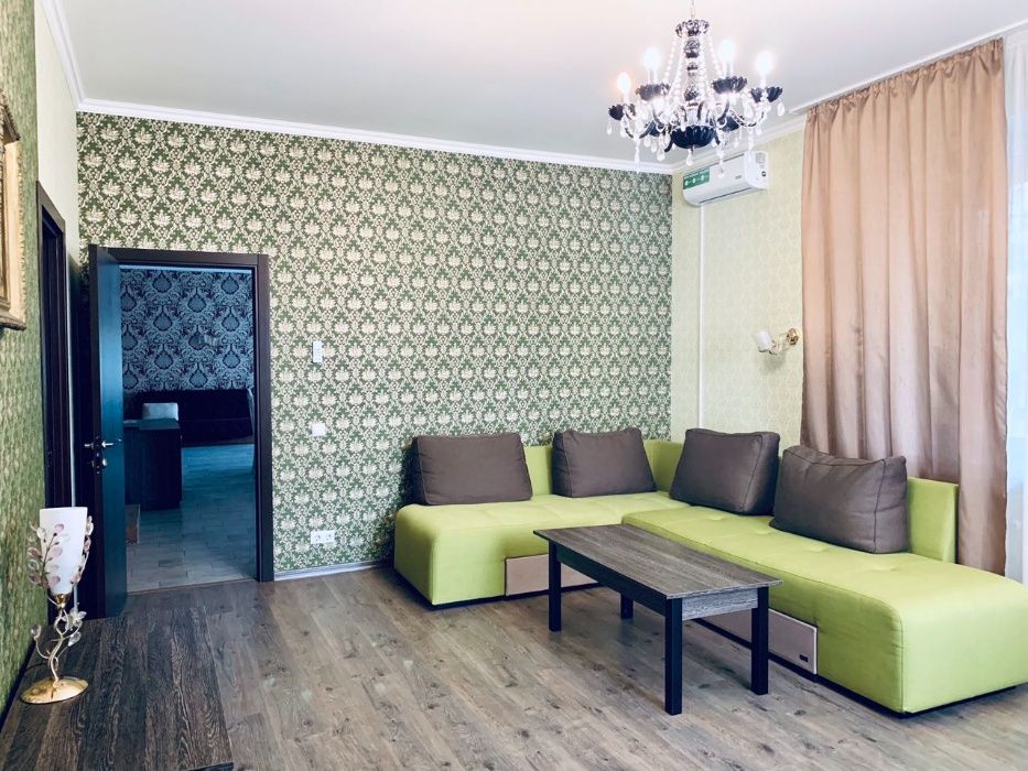 Посуточная аренда дома 460 кв., 6 раздельных спален. Сауна.