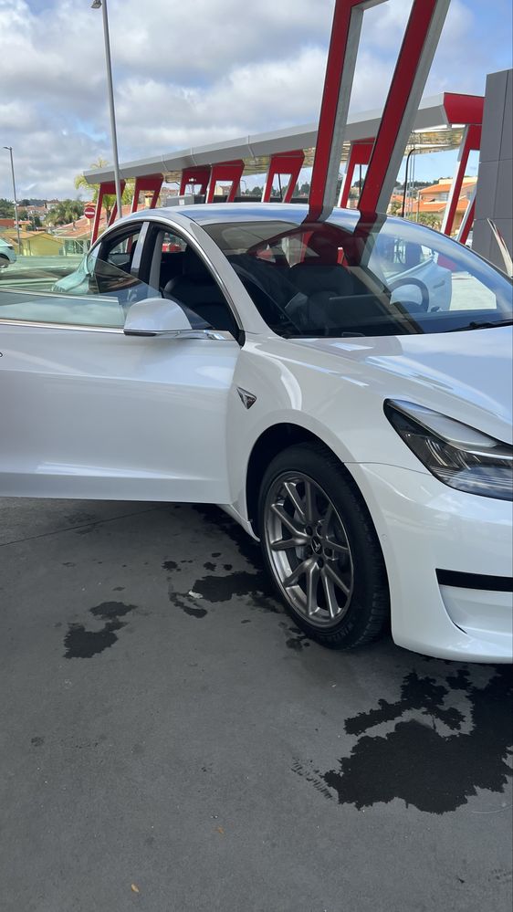 Tesla model 3 standard range plus