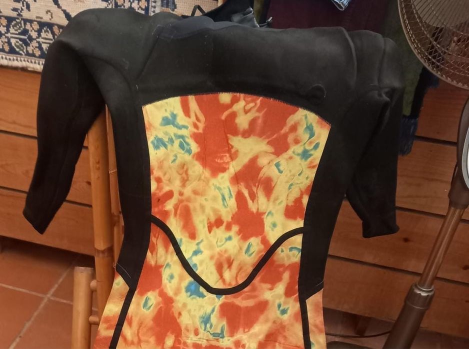 Fato de mergulho feminino