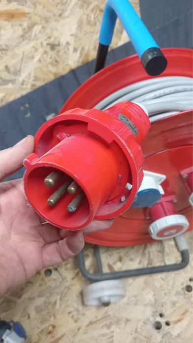 Подовжувач на котушці, удлинитель промисловий 380