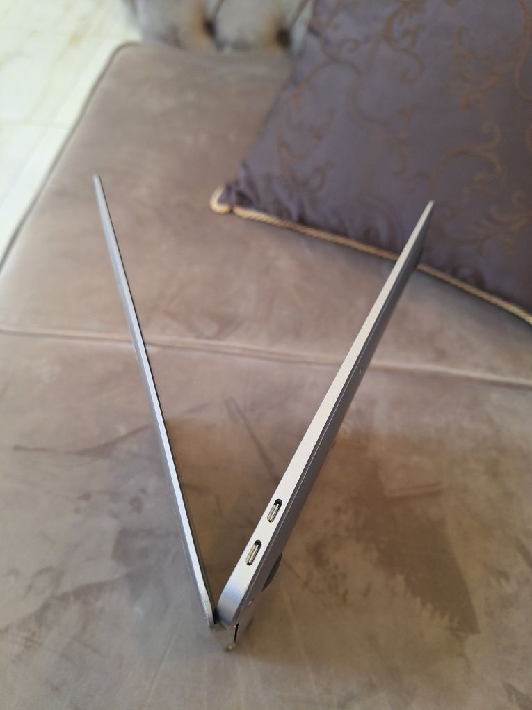 MacBook air 13" a1932 2019 Core i5