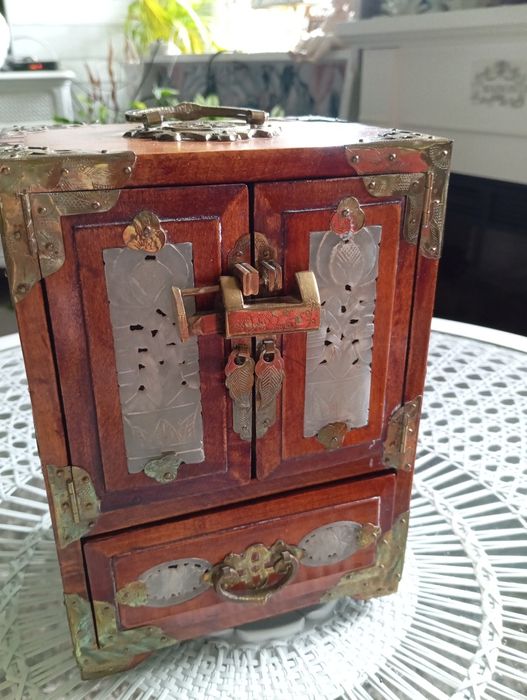 Stara drewniana szkatułka na biżuterię 60 lata