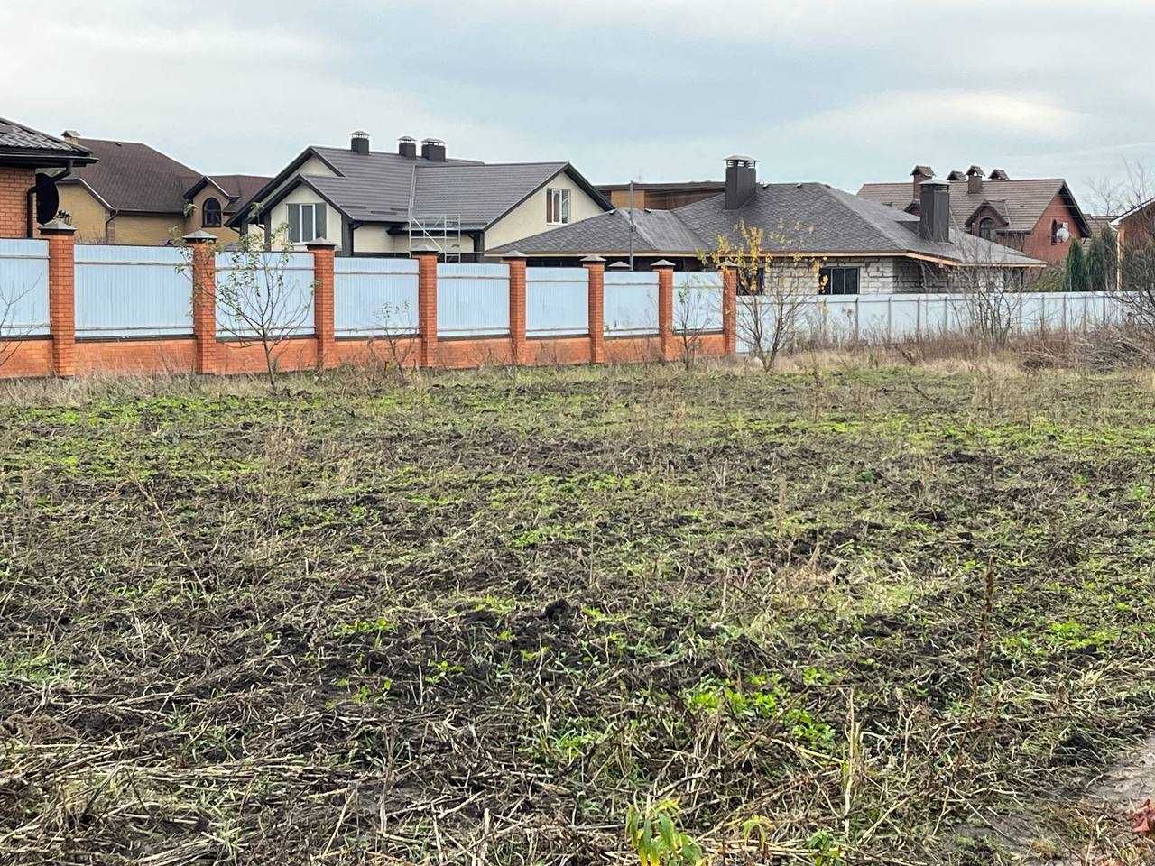 Продам ділянку землі в межах міста