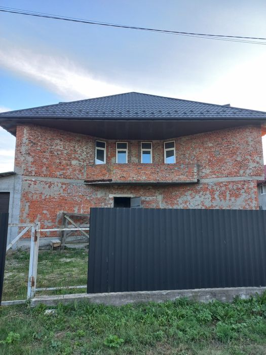 Продам  новий недобудованний будинок на Довжку