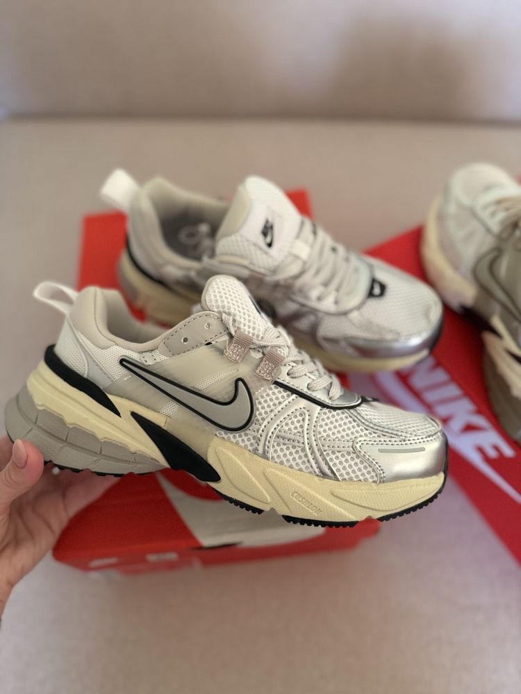 Nike v2k run  38 розмір