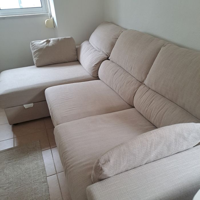 Sofá-cama com chaise-longue