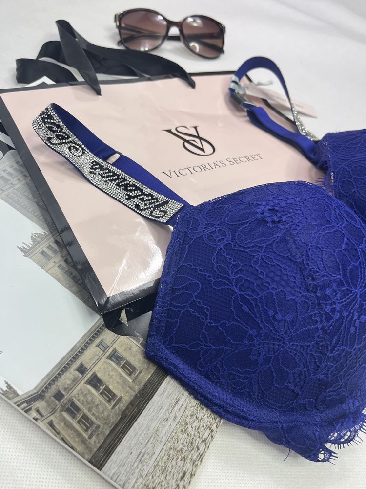 Granatowy biustonosz push-up z kryształkami Victoria’s Secret 32DD/70E